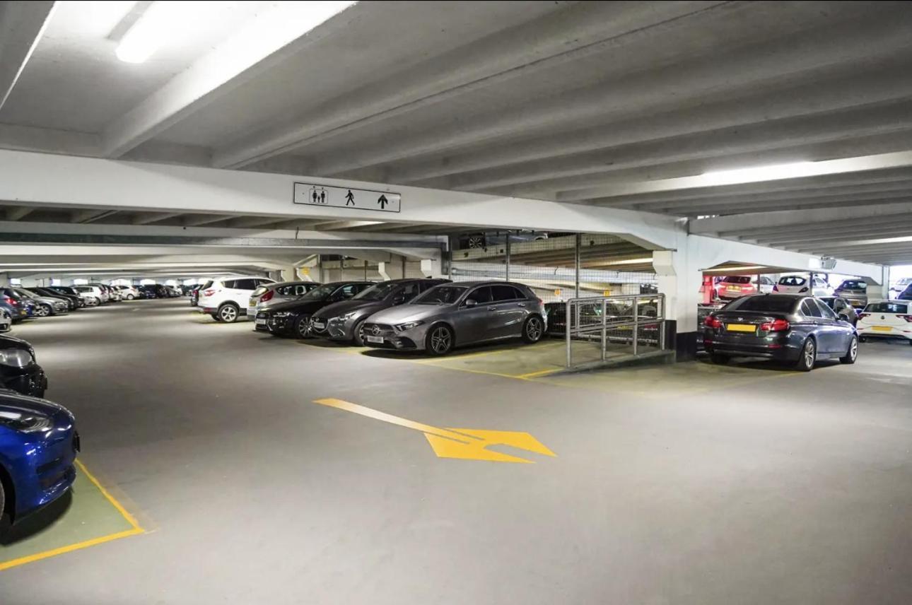 King Deluxe City Apt Large Balcony& Free Parking! Leeds  Exteriör bild